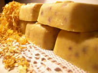 KECSKETEJ SZAPPAN - körömvirággal / GOAT MILK SOAP - with calendula